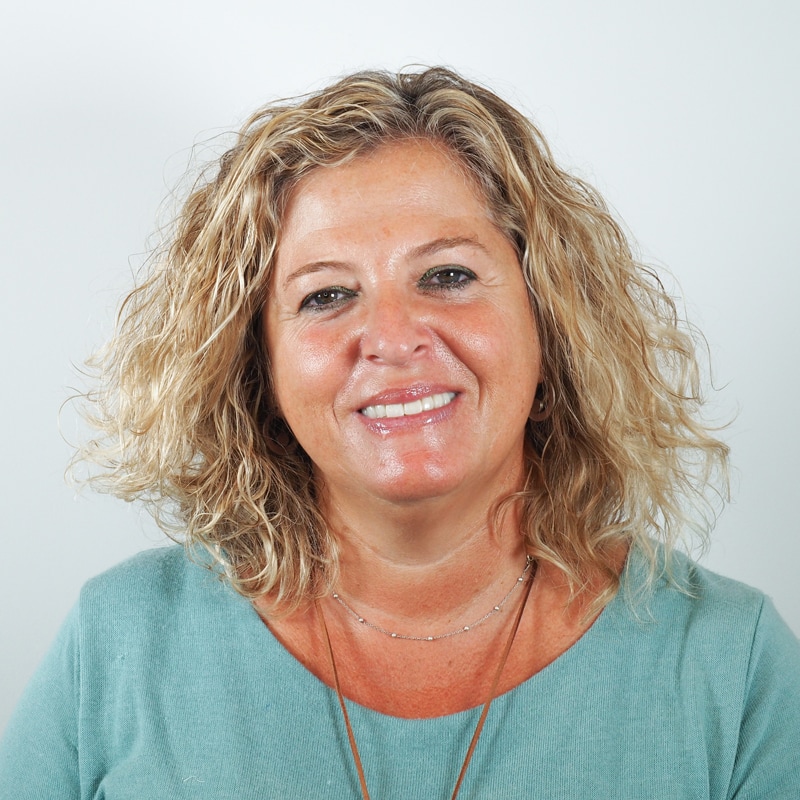Dolores Martín Castillo. Invisalign and Dental Veneers 4